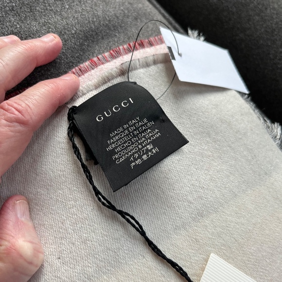 Gucci Ivory/Black Wool/Silk Scarf NWT - Picture 9 of 12